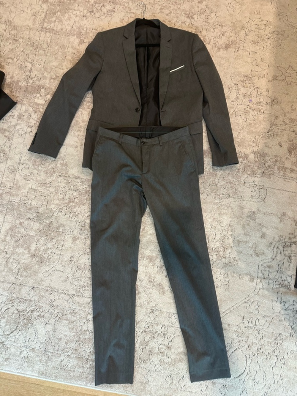 ZARA Men's Charcoal Two-Piece Suit - Modern Fit